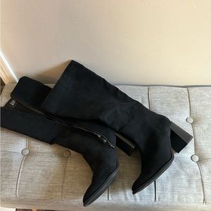 Women’s block heeled suede boots size 8